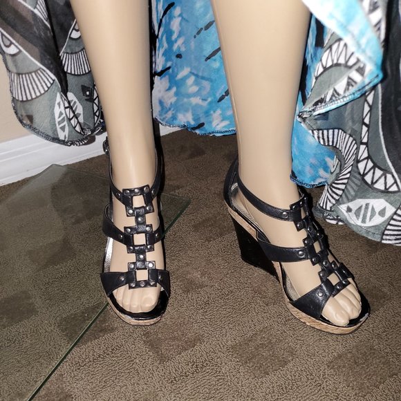 White House Black Market Shoes - ☀️White House / Black Market black & silver wedges